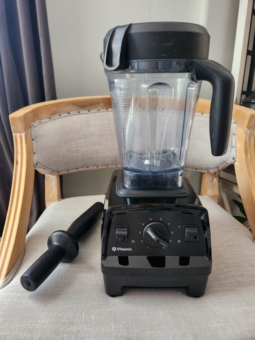 Vitamix Black High-Performance Blender Base with Pitcher And Pusher Like new